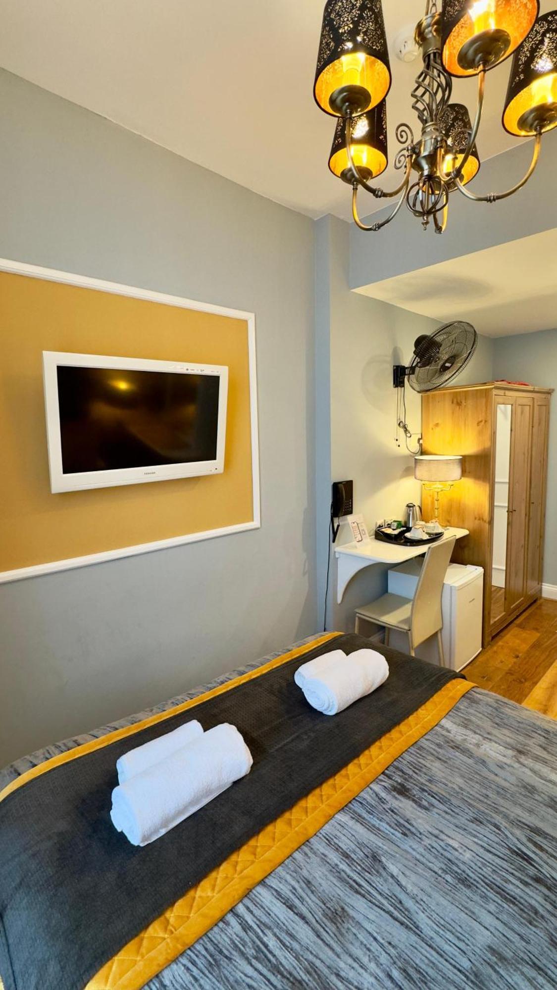 B&B Piccolino Hyde Park 2*