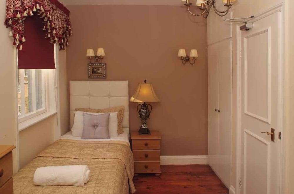 Piccolino Hyde Park B&B